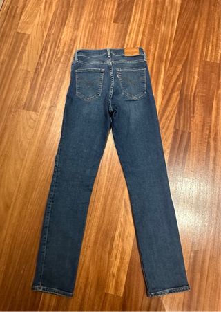 Pantalón vaquero Levi's chica W25 L30