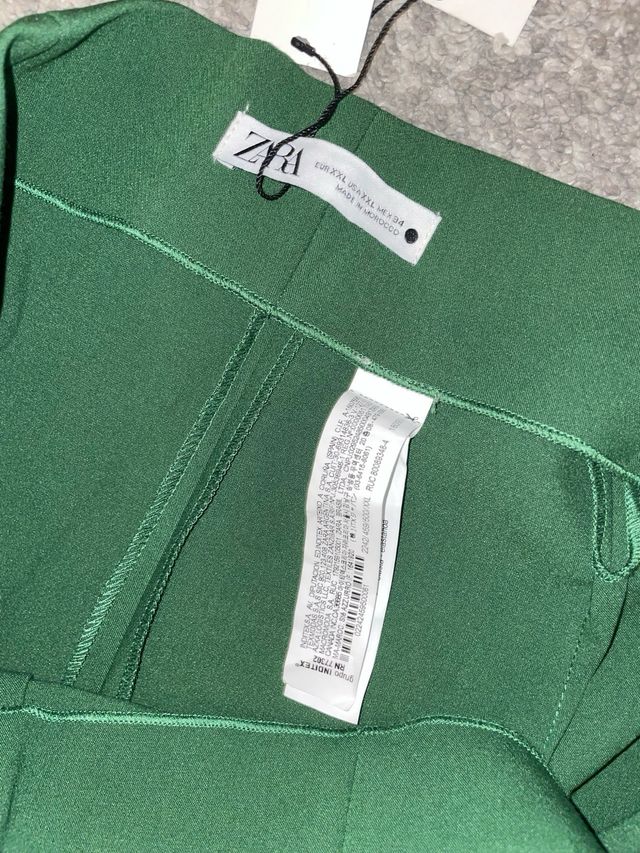 Pantalón Zara verde ancho