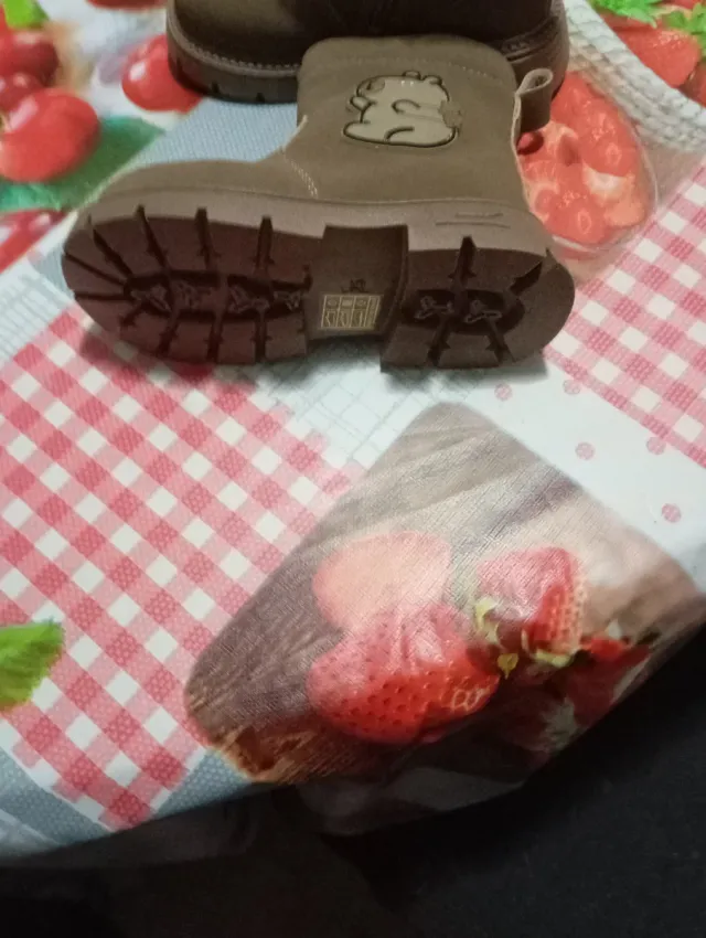 Botas niña marrón con oso