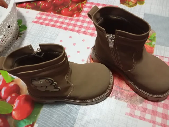Botas niña marrón con oso