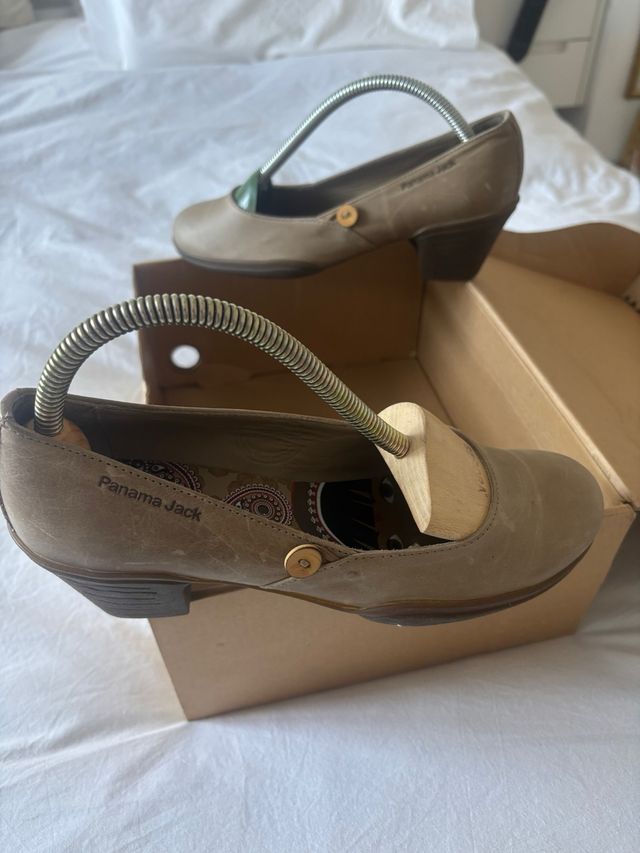 Zapatos de tacón Panama Jack beige