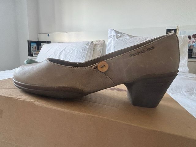 Zapatos de tacón Panama Jack beige