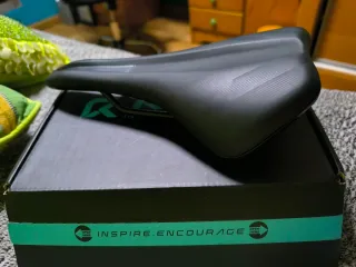 Sillín negro de Bicicleta