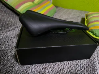 Sillín negro de Bicicleta