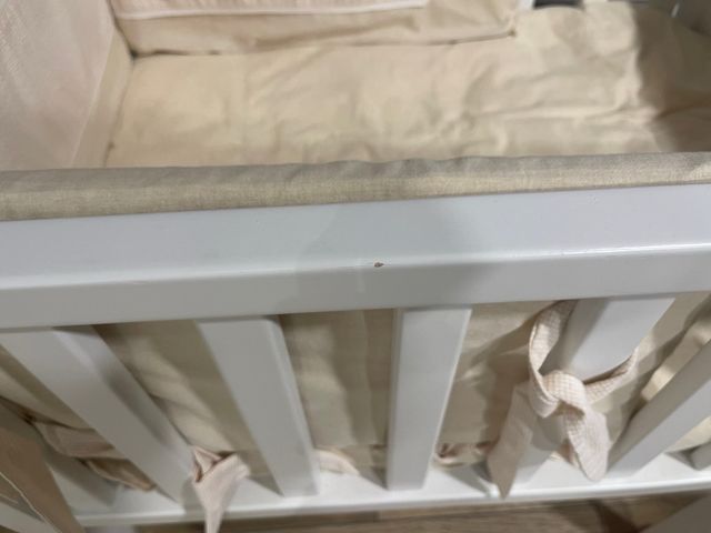 Minicuna madera blanca con colchón marca pekitas