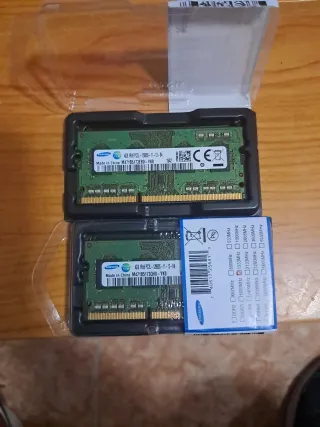 2x Samsung 4GB DDR3L RAM 1.35V