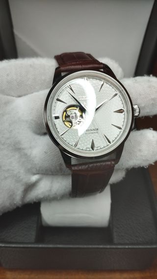 Reloj Seiko Mod Presage Blanco Marrón Open Heart