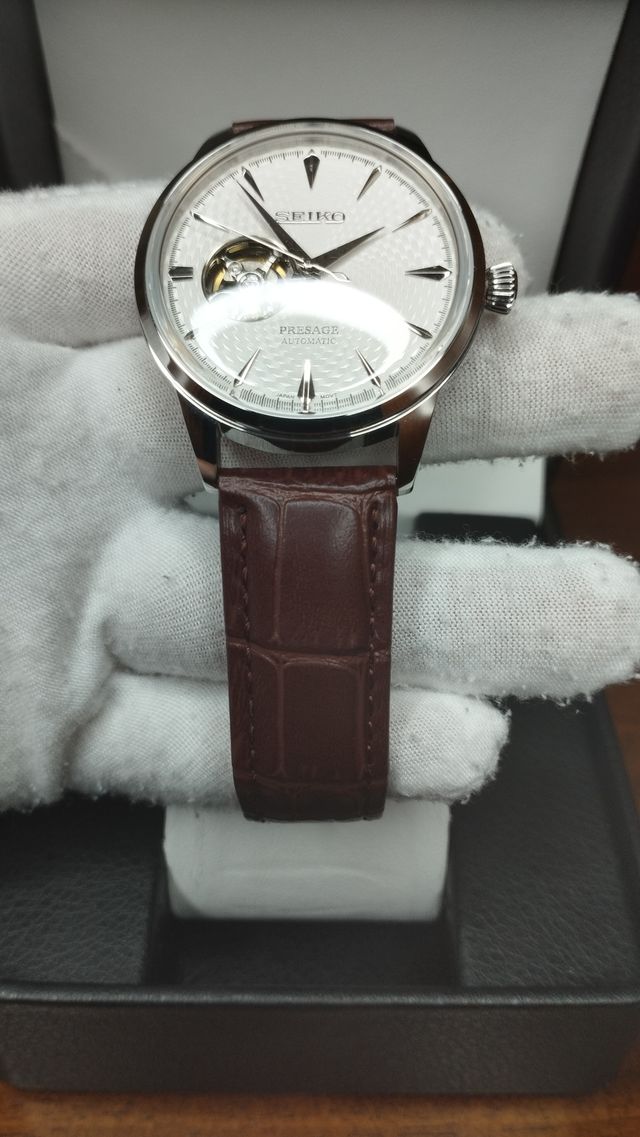 Reloj Seiko Mod Presage Blanco Marrón Open Heart