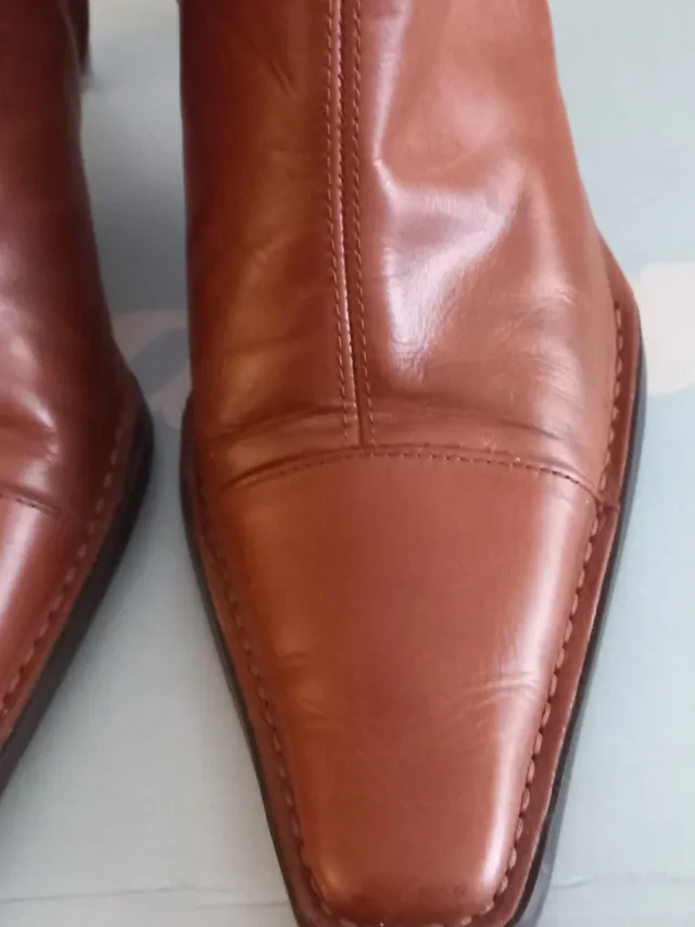 Botines de piel marrones