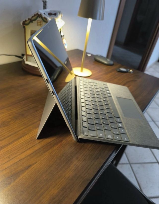 Microsoft Surface Pro 11 Copilot+ PC