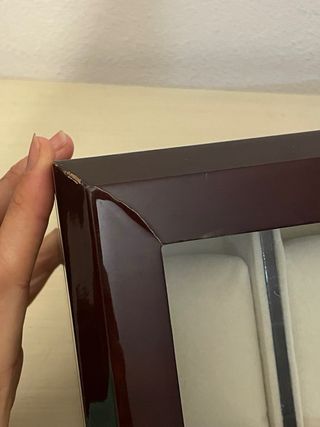 Joyero madera y terciopelo para relojes.