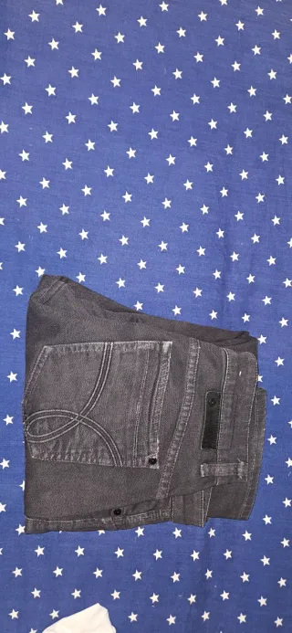 LOTE DE ROPA DE TODO TIPO