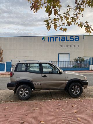 Nissan Terrano II 2002