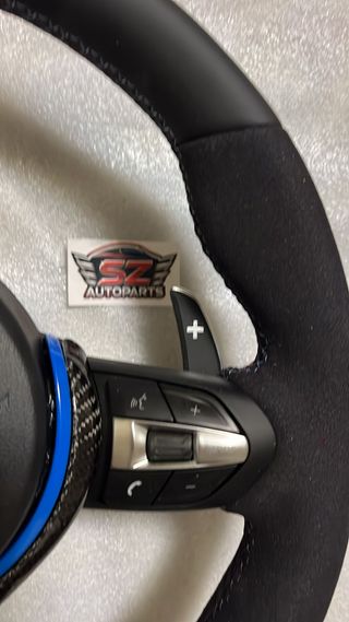 Volante BMW M Performance in Carbonio e Alcantara