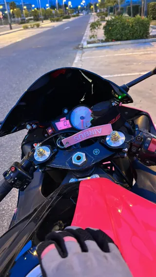 Yamaha R6 Moto Deportiva Rosa
