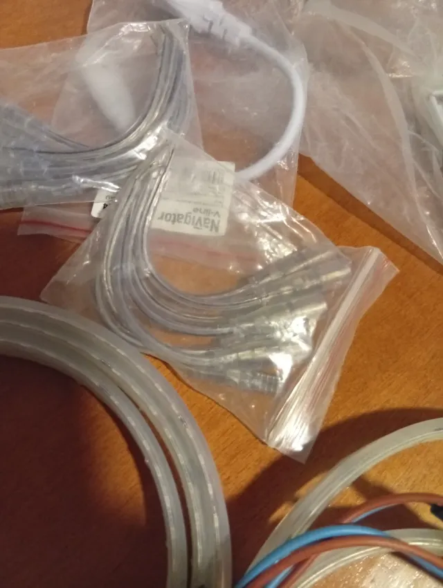 Lote de Tiras LED com Conector, mais de 30 metros