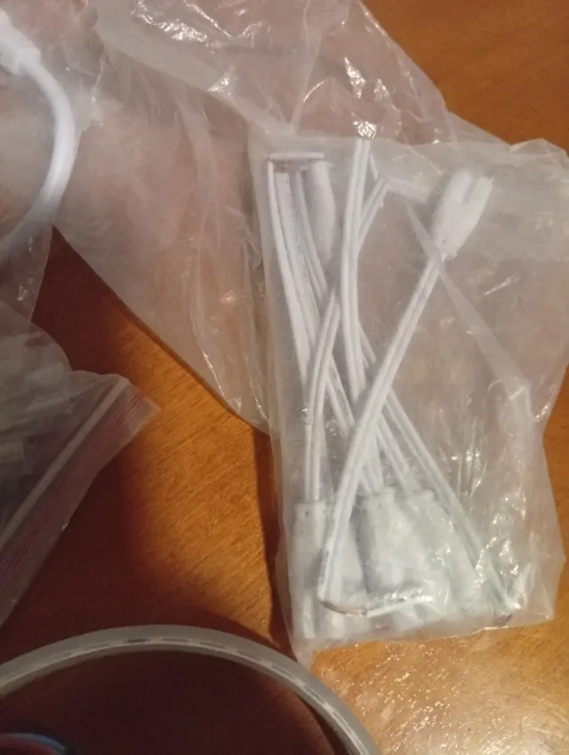 Lote de Tiras LED com Conector, mais de 30 metros