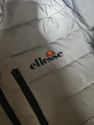 Cazadora Ellesse Reflectante Negra y Gris