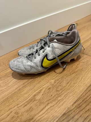 Botas de fútbol Nike Tiempo Salmón AG/SG