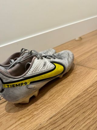 Botas de fútbol Nike Tiempo Salmón AG/SG