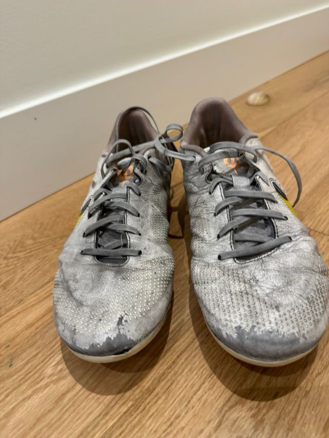 Botas de fútbol Nike Tiempo Salmón AG/SG