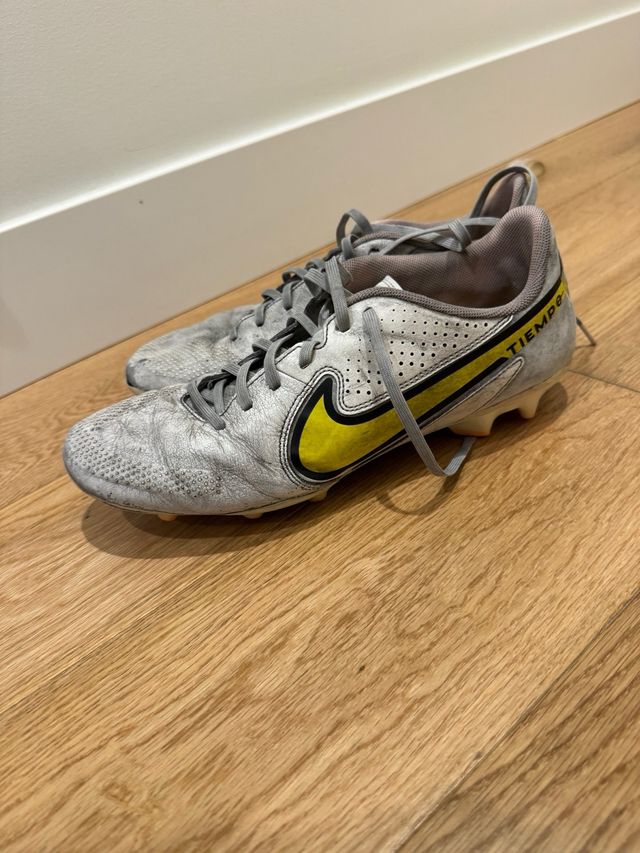 Botas de fútbol Nike Tiempo Salmón AG/SG