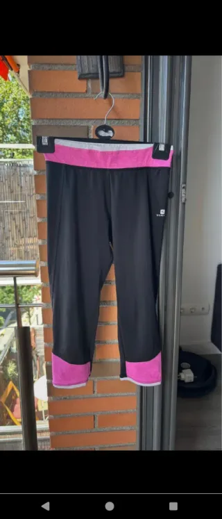 Mallas deportivas negras y rosas