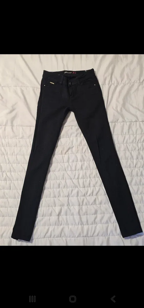Pantalón Stradivarius pitillo talle alto negro T.3