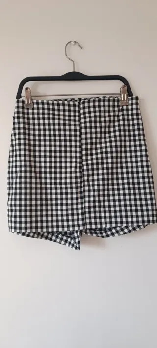 Falda Zara cuadros blanco y negro