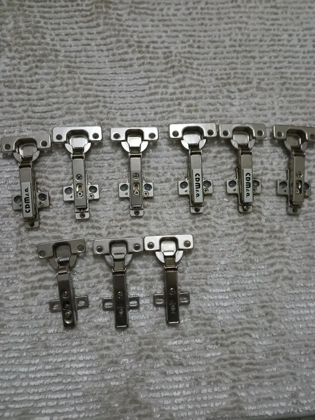 Bisagras para puertas de cocina