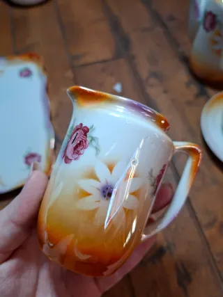 Juego de té individual naranja y rosa con rosas