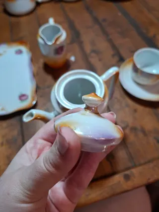 Juego de té individual naranja y rosa con rosas