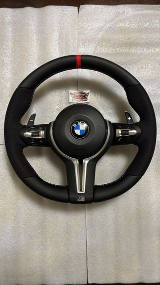 Volante BMW M Performance in pelle e Alcantara