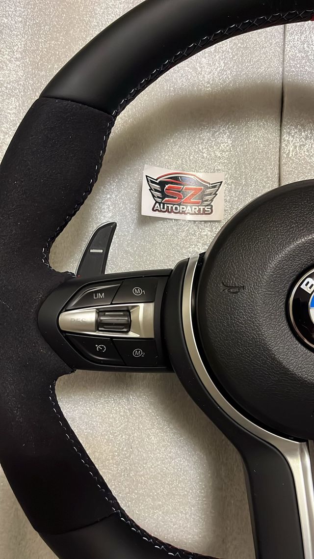 Volante BMW M Performance in pelle e Alcantara