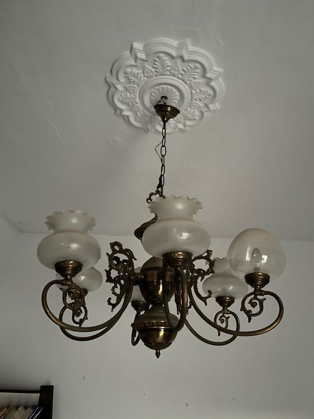 Lámpara de techo antigua de latón