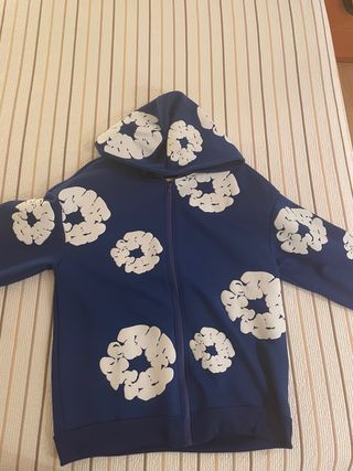 Sudadera Azul con Estampado Floral Blanco