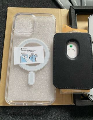 Funda iPhone 13 Pro Max + cartera y protectores