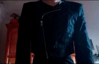 Cazadora mujer con mangas de encaje! Color negro.