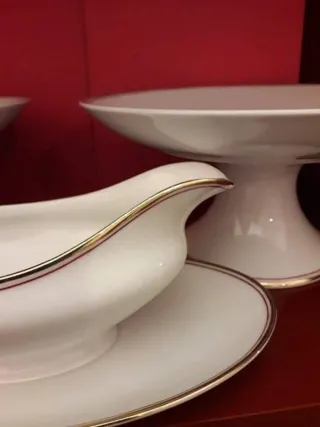 Set in porcellana Epiag, vendibili separatamente