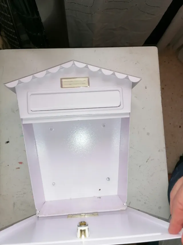 Buzón para cartas metálico blanco