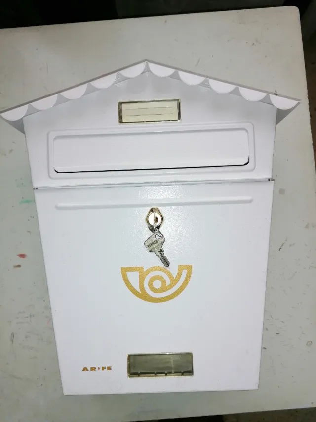 Buzón para cartas metálico blanco