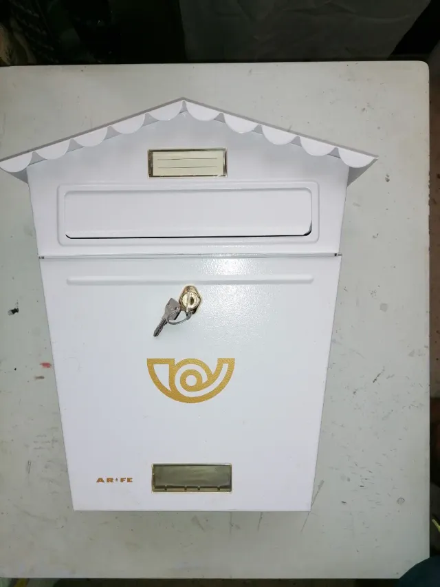 Buzón para cartas metálico blanco