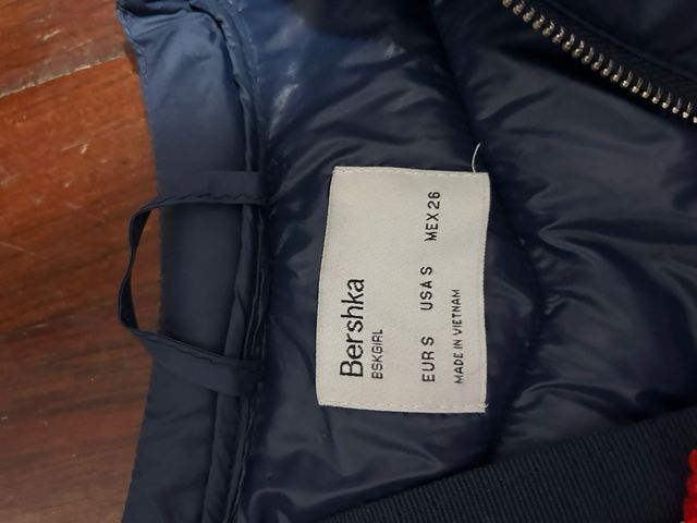 Abrigo acolchado azul marino