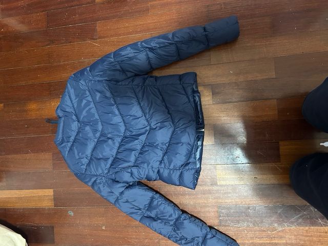 Abrigo acolchado azul marino