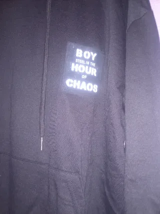 Hoodie preto novo com capuz e com estampa