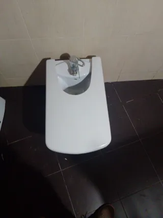 Bidé de baño en perfecto estado