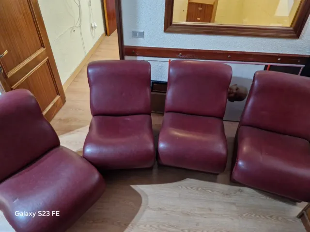 4 Butacas de Piel Rojas