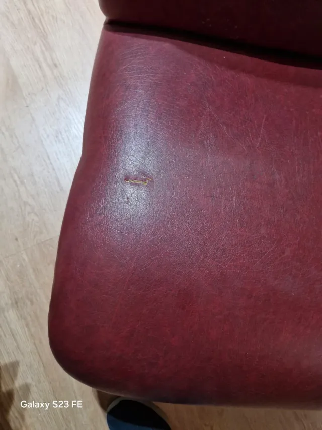 4 Butacas de Piel Rojas