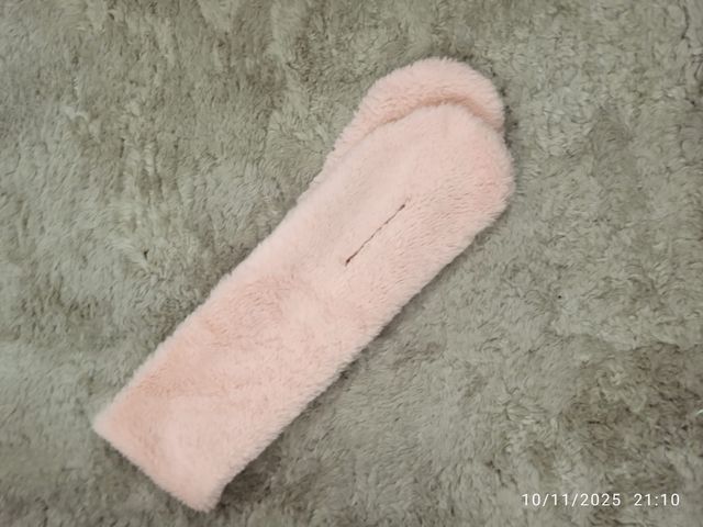 Diadema de peluche rosa