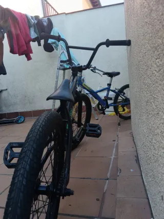 Bicicleta BMX Fiction BMX Negra